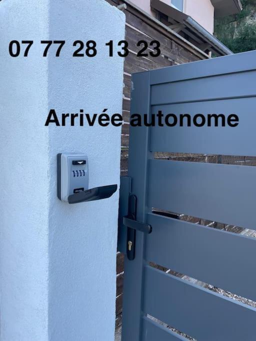 Maison Au Bord De L'Eau Les Roches Rochefort-sur-Nenon Exterior foto